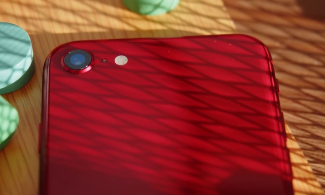 Устаревший ещё до выхода iPhone SE 2022