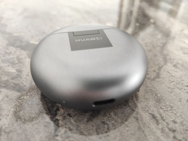 Обзор на наушники Huawei FreeBuds 4